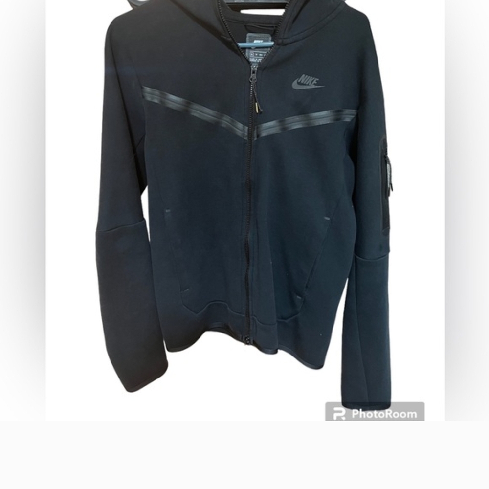 Nike Tec Black Sweater Size XS